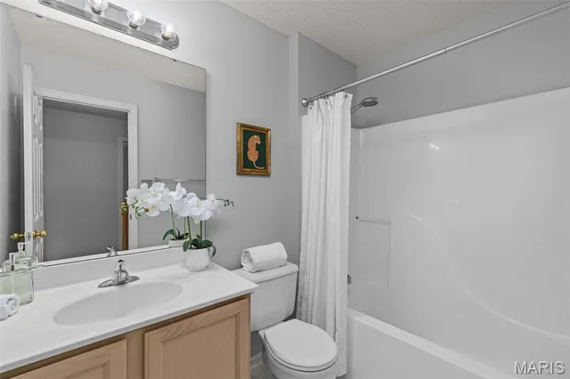 $439,900 | 38 Hidden Hills Drive, St. Charles, MO 63303