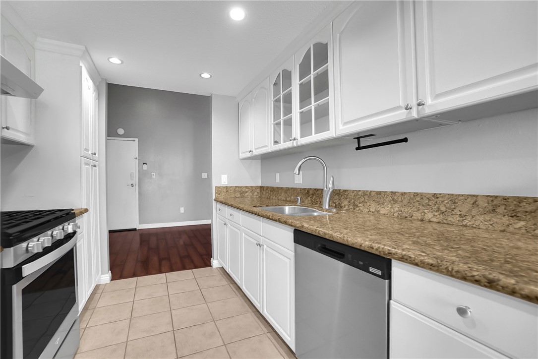 2956 Haddonfield Loop Fullerton, CA 92831 - Photo 12 of 41