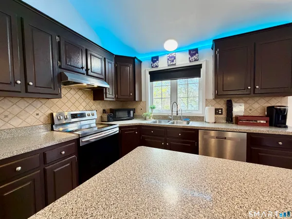 $380,000 | 24 Quarry Street, Norwich, CT 06360