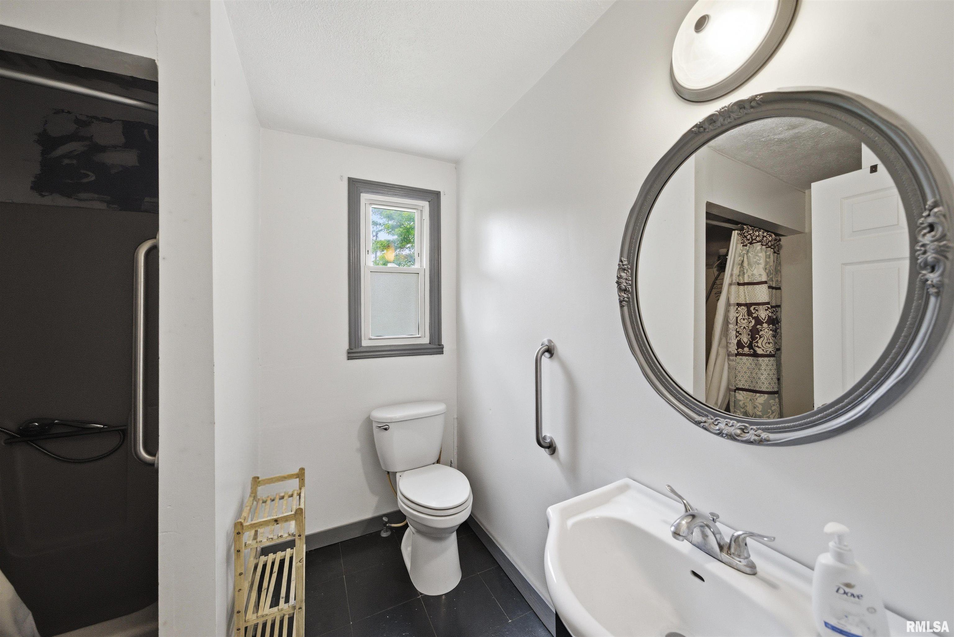 806 West 4th Street Delavan, IL 61734 - Photo 17 of 35