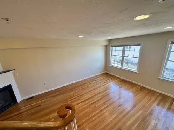$3,100 | 47 Alder Street, Unit 4, Waltham, MA 02453