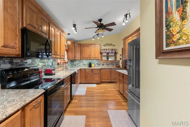 $345,000 | 1641 Lake Shore Drive, Owensville, MO 65066