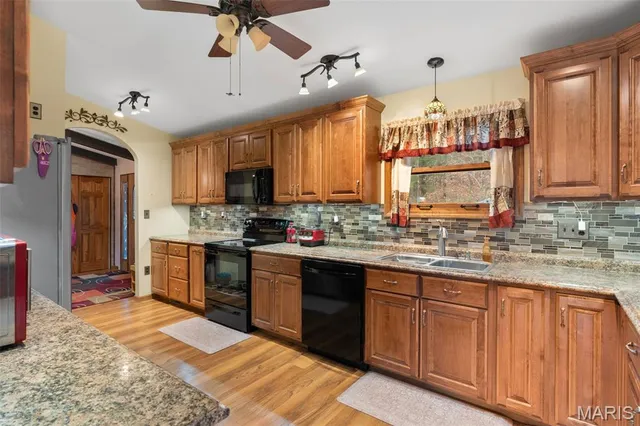 $345,000 | 1641 Lake Shore Drive, Owensville, MO 65066