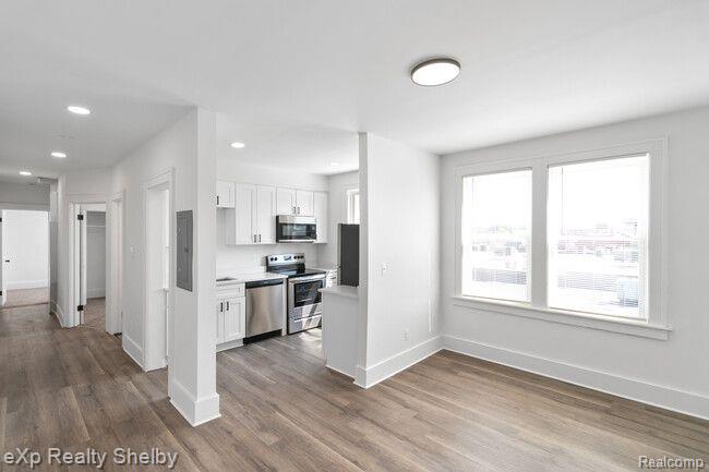 259 West Nine Mile Road, Unit 304 Ferndale, MI 48220 - Photo 8 of 24