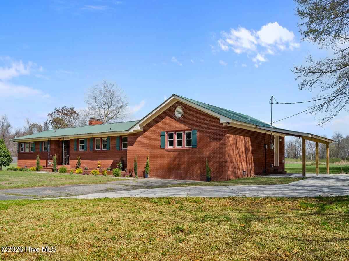 293 Old Chinquapin Road Beulaville, NC 28518 - Photo 4 of 55 4.