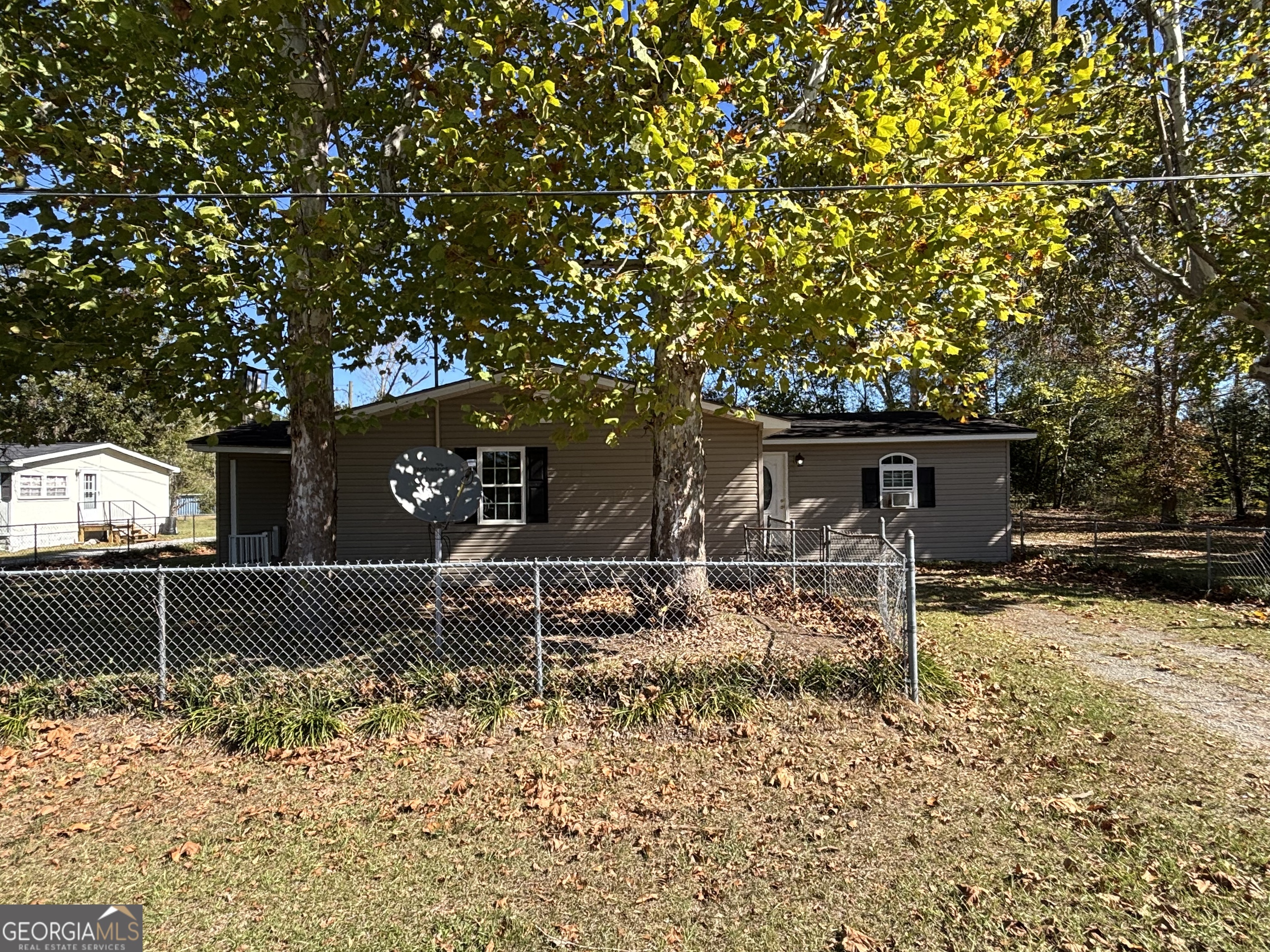 312 Mullis Street Dexter, GA 31019 - Photo 2 of 19