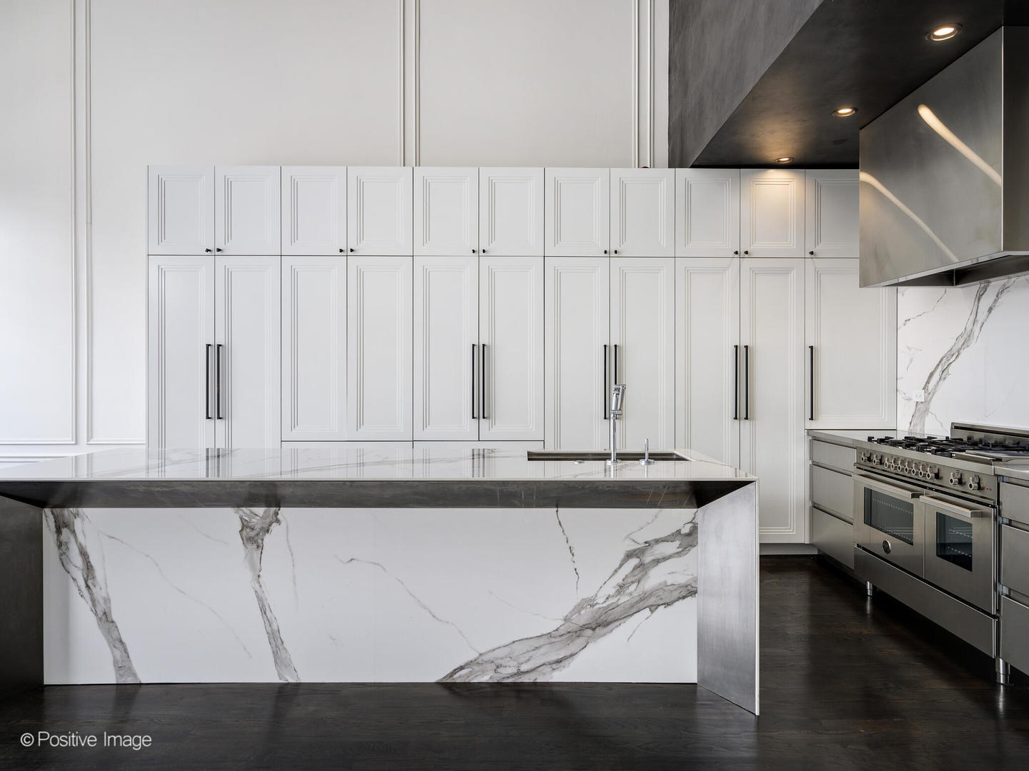 33 North Morgan Street, Unit PH Chicago, IL 60607 - Photo 3 of 24 a view of a kitchen counter space