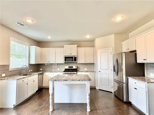 $2,250 | 6085 Bay Point Cove, Flowery Branch, GA 30542