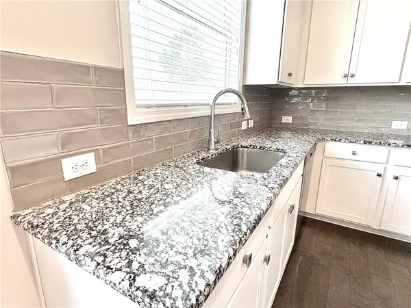 $2,250 | 6085 Bay Point Cove, Flowery Branch, GA 30542