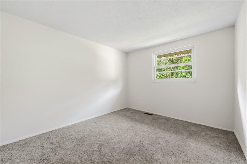 2317 Firethorn Road Bridgeville, PA 15017 - Photo 6 of 36