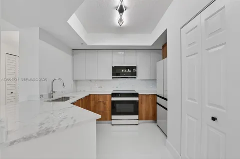 $457,500 | 2401 Northeast 65th Street, Unit 205, Fort Lauderdale, FL 33308