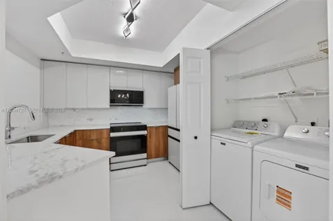 $457,500 | 2401 Northeast 65th Street, Unit 205, Fort Lauderdale, FL 33308