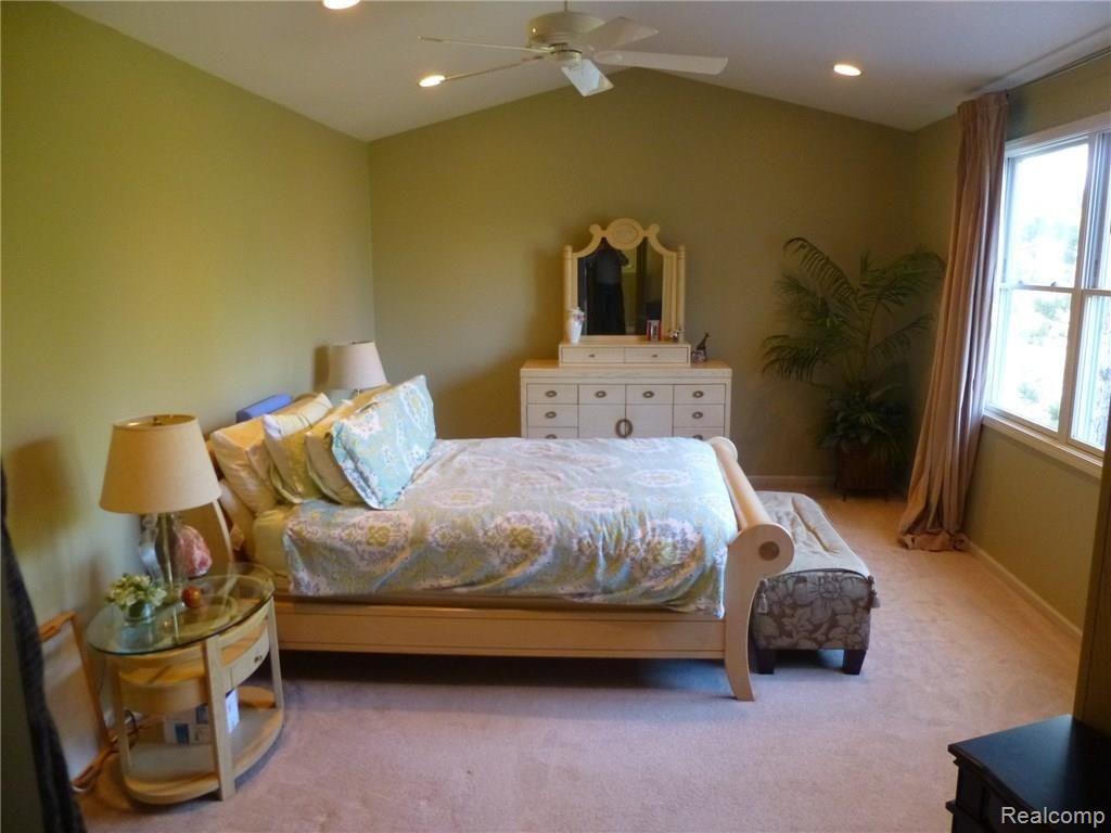 1879 Beaver Creek Drive Rochester, MI 48307 - Photo 8 of 24