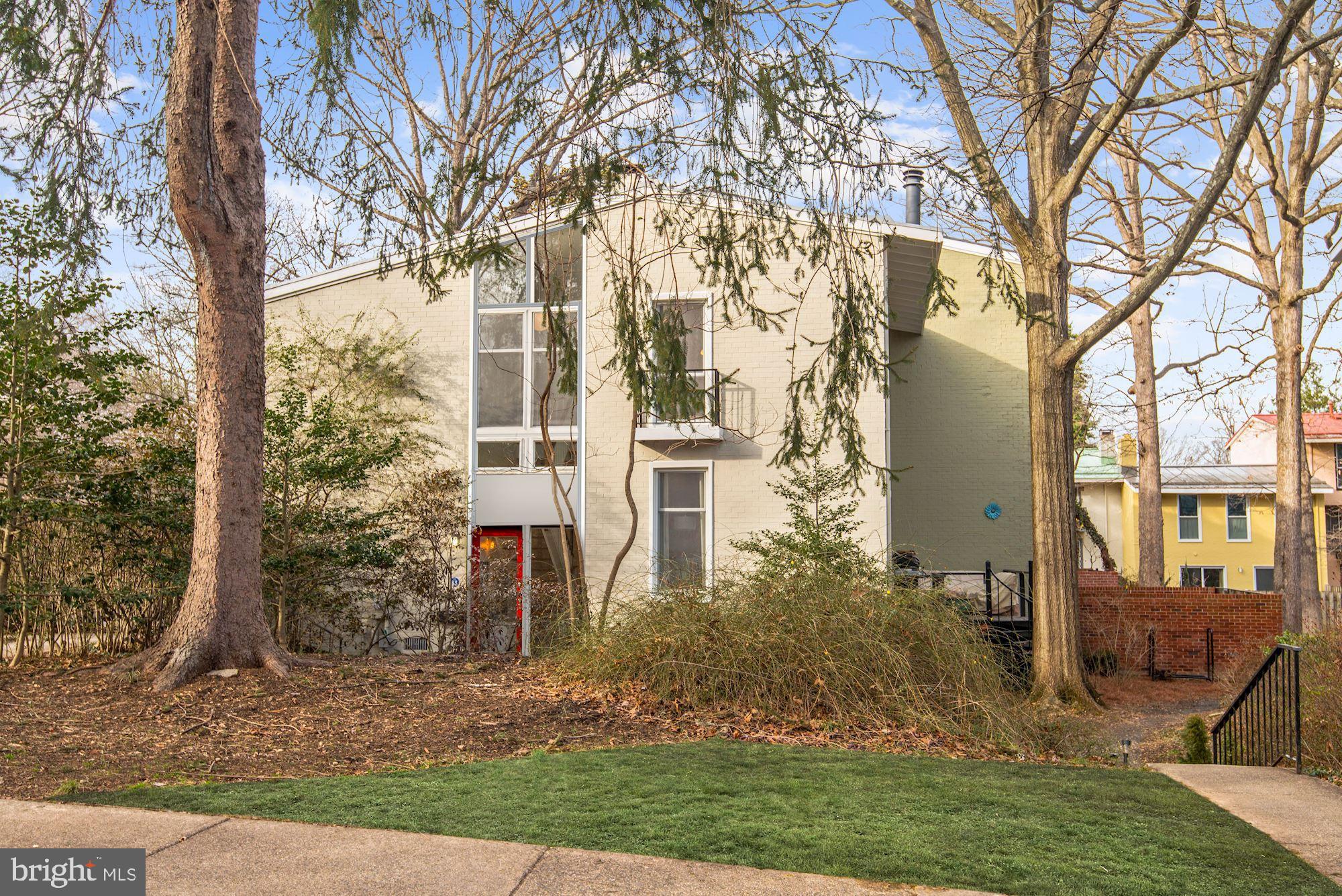 11463 Waterview Cluster Reston, VA 20190 - Photo 1 of 38