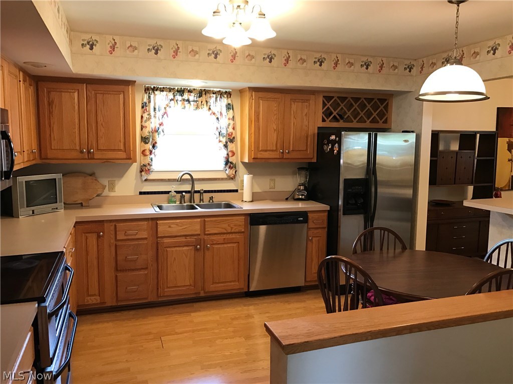 802 49th Street Vienna, WV 26105 - Photo 10 of 33 Kitchen with stainless appliances