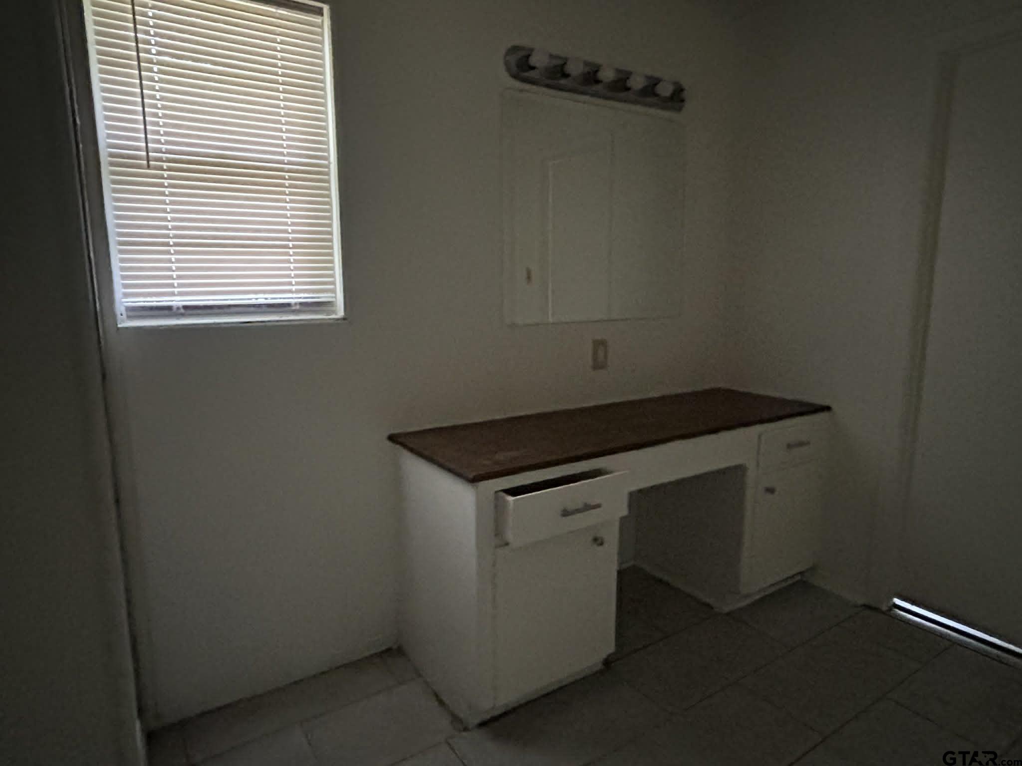 15987 State Highway 155 Tyler, TX 75703 - Photo 8 of 11 a utility room with washer and dryer