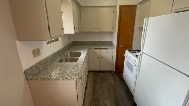 $1,450 | 3952 South 43rd Street, Milwaukee, WI 53220