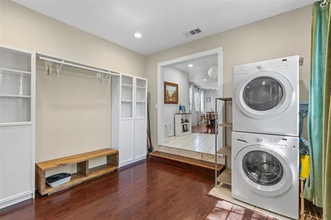 a view of room with washer and dryer