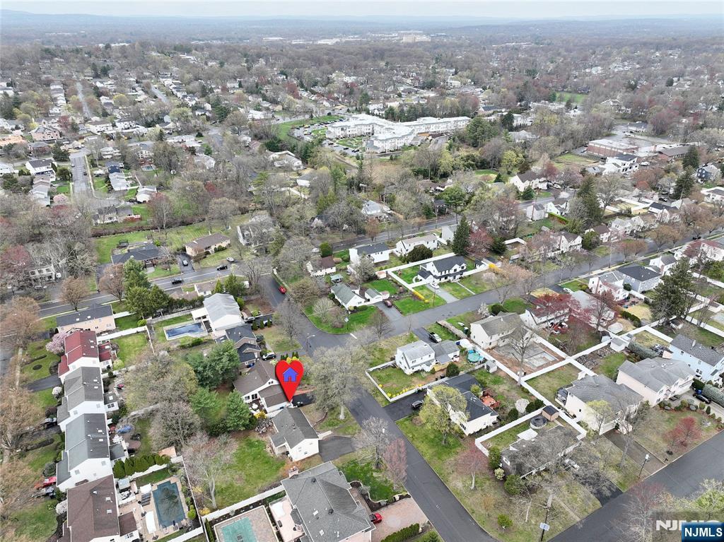324 Edstan Way Paramus, NJ 07652 - Photo 33 of 35