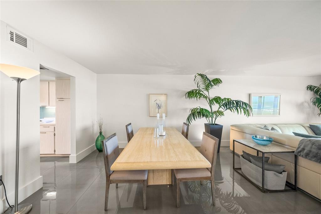 420 Beach Road, Unit 606 Sarasota, FL 34242 - Photo 17 of 83