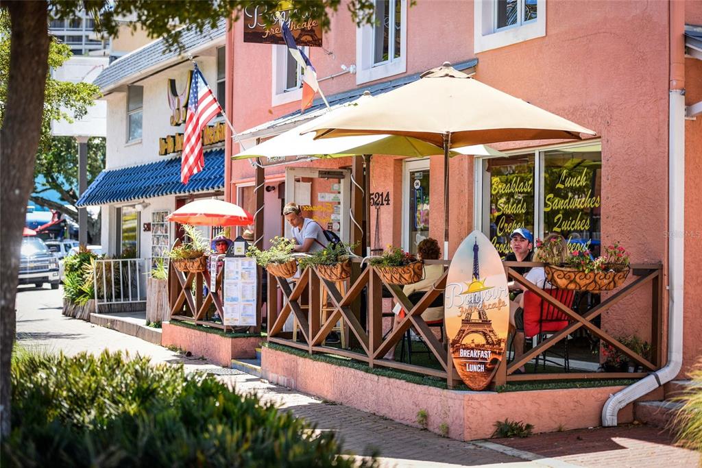 420 Beach Road, Unit 606 Sarasota, FL 34242 - Photo 81 of 83 an outdoor space with lots of tables and chairs