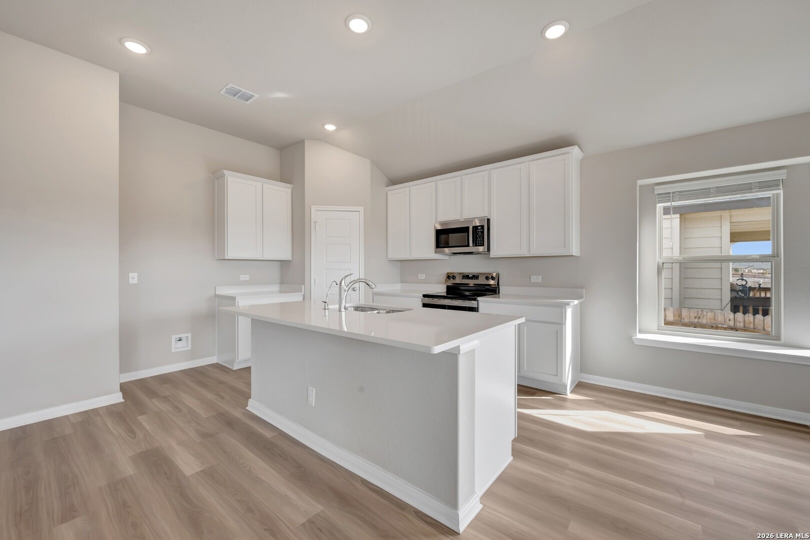 1101 Water Valley Seguin, TX 78155 - Photo 4 of 49