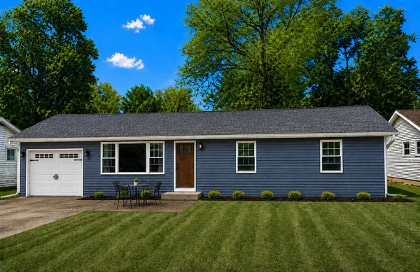 $269,000 | 705 East Douglas Street, St. Joseph, IL 61873