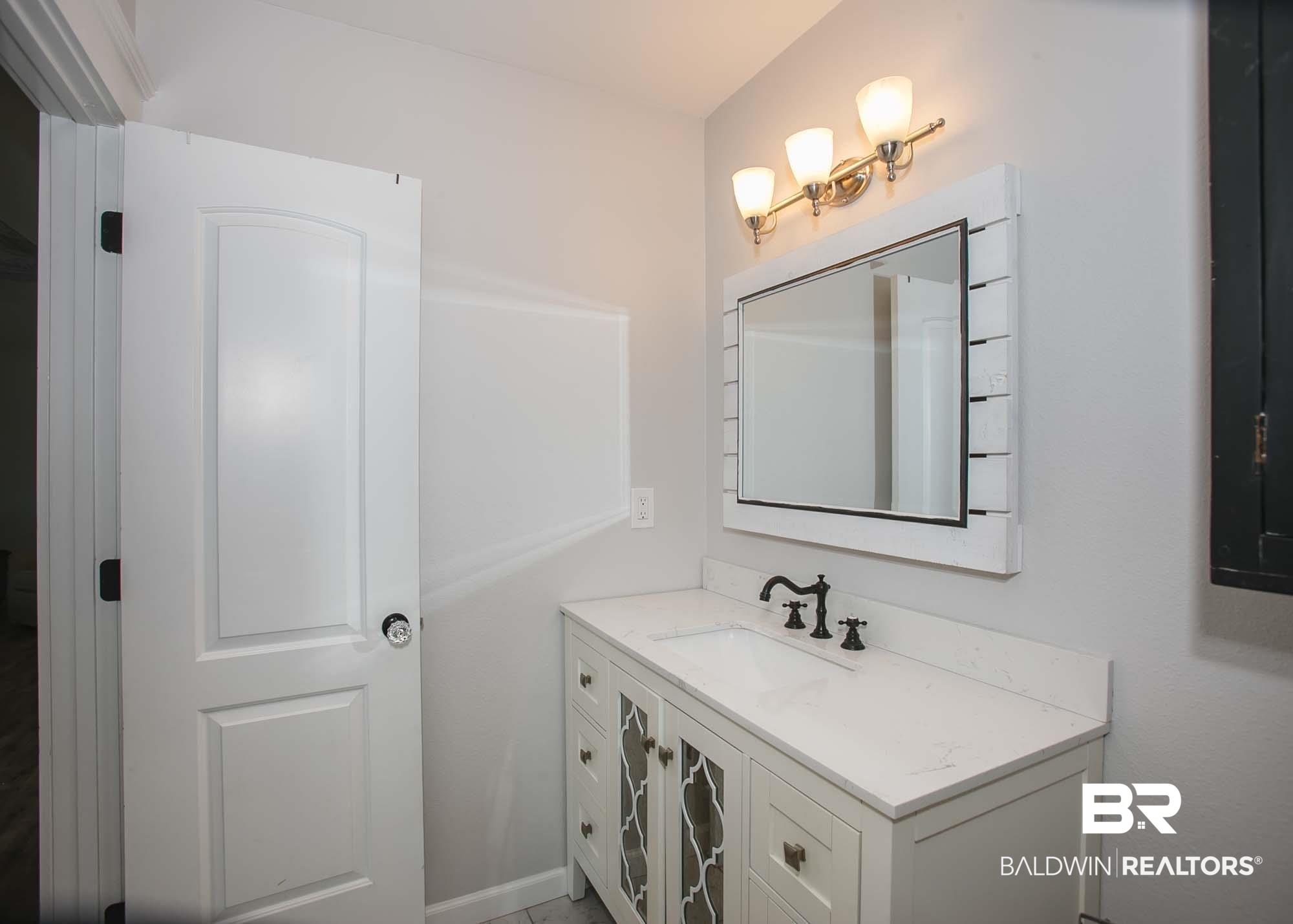 19 Magnolia Circle Foley, AL 36535 - Photo 25 of 34 Bathroom