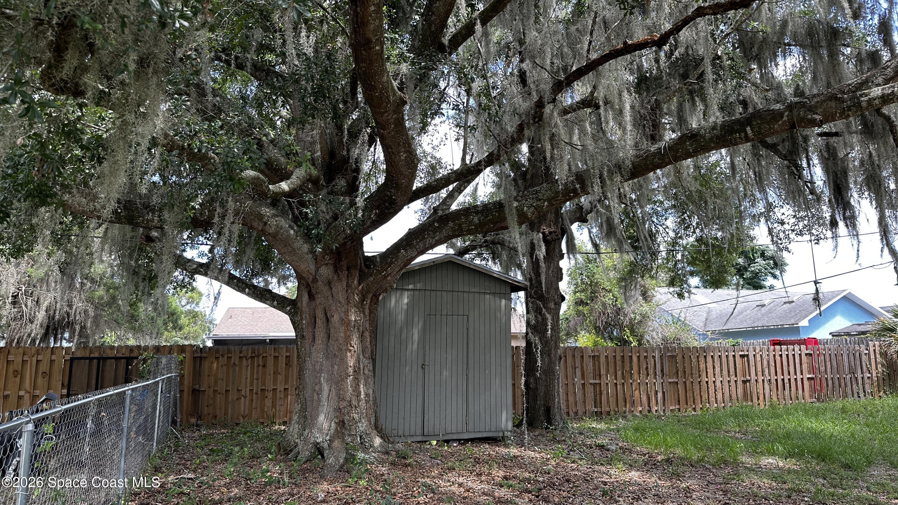 65 South Courtland Boulevard Deltona, FL 32738 - Photo 25 of 27 20260611_192519487_iOS