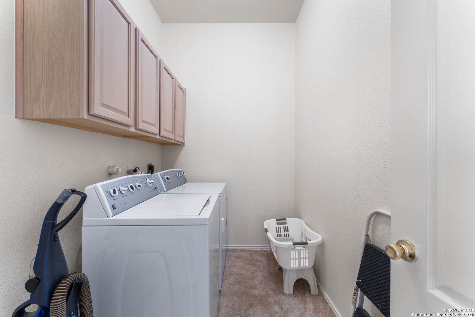 13127 Forum Universal City, TX 78148 - Photo 18 of 33 a utility room with dryer and washer