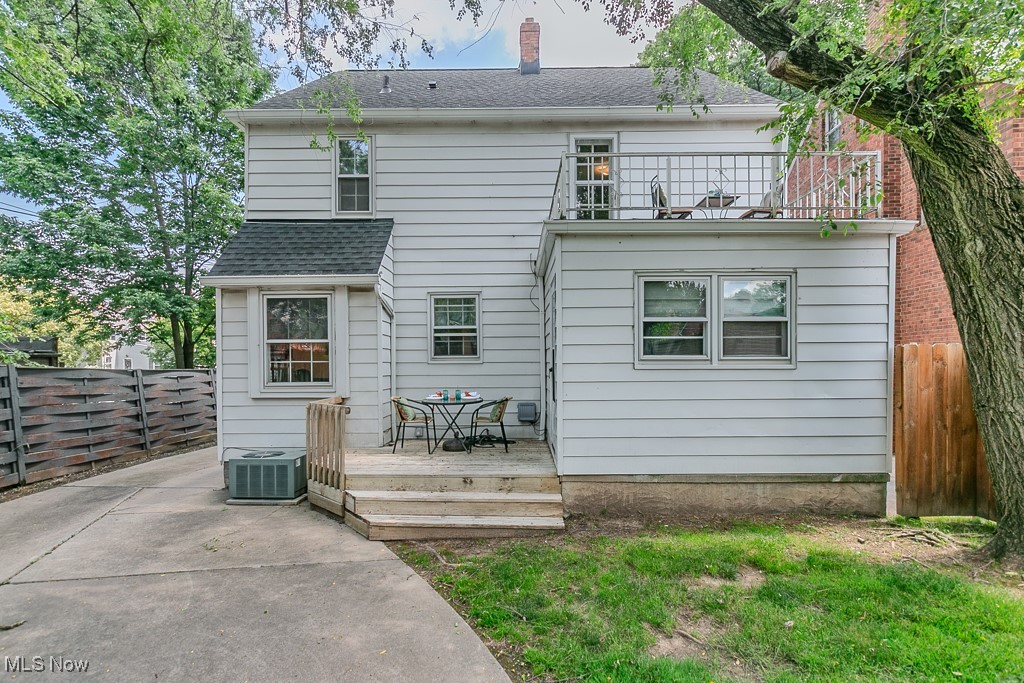 2372 Saybrook Road Cleveland, OH 44118 - Photo 32 of 36