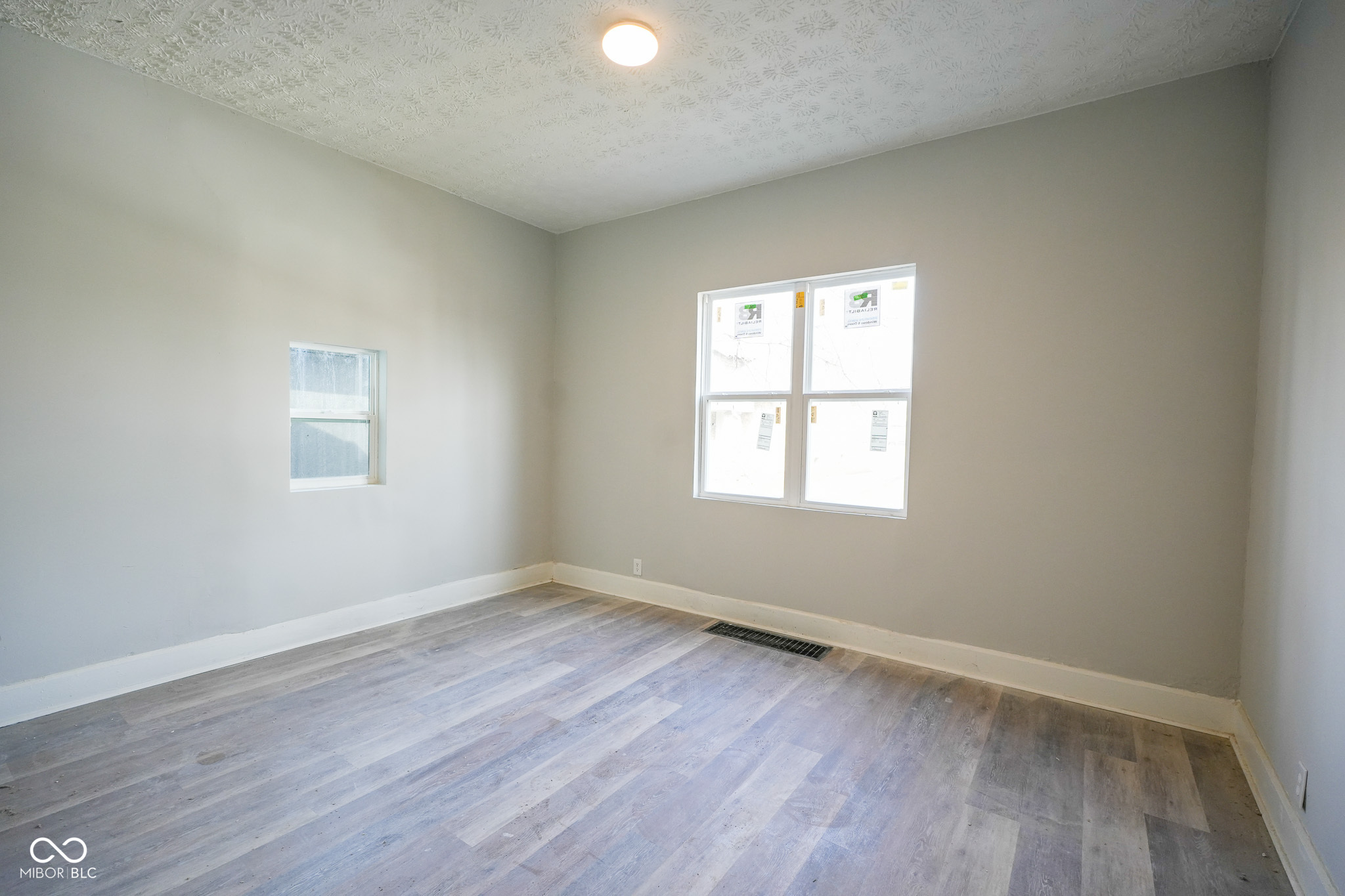 415 East 15th Street Anderson, IN 46016 - Photo 3 of 16