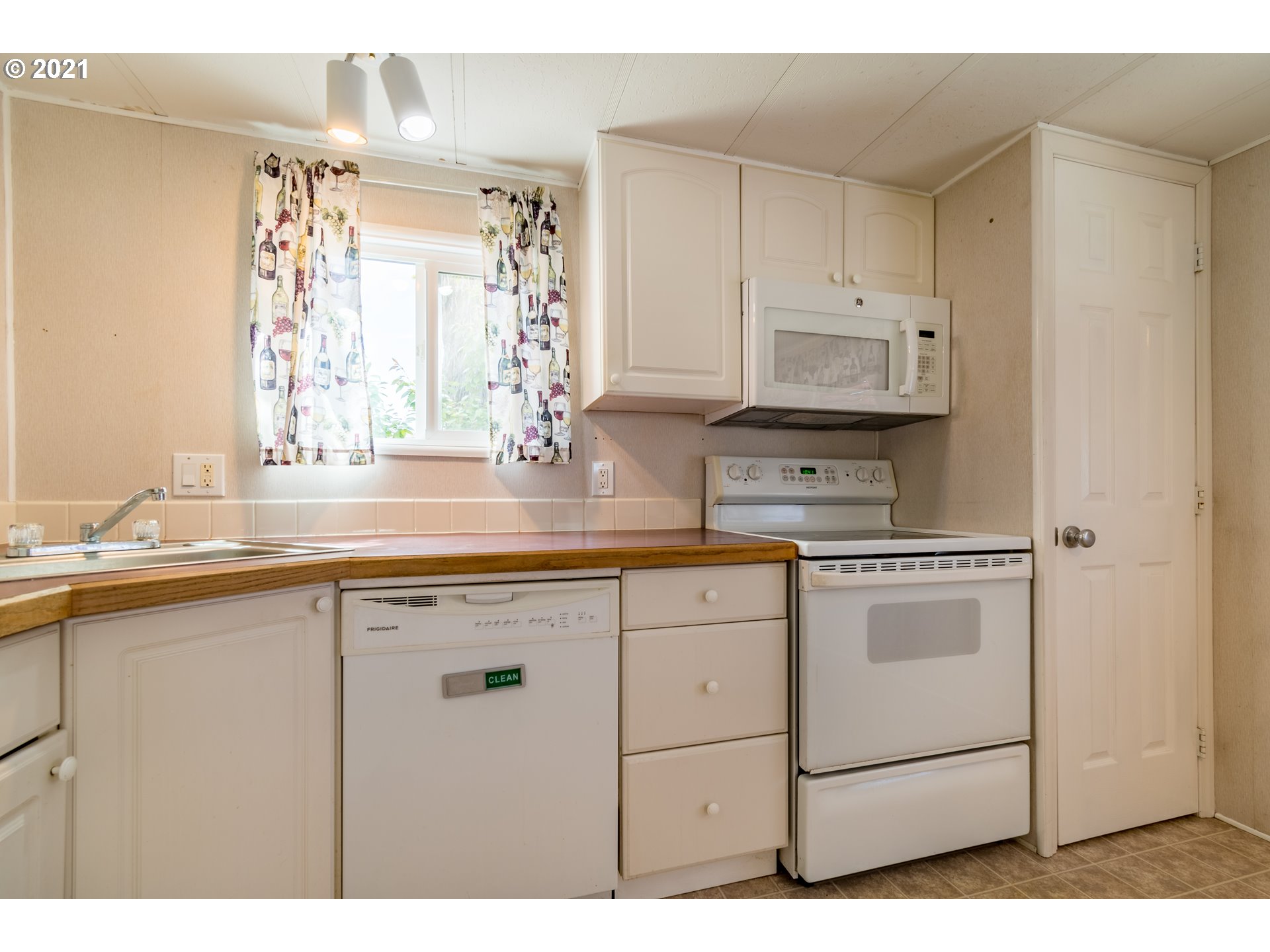 2150 Laura Street, Unit SP 87 Springfield, OR 97477 - Photo 11 of 32