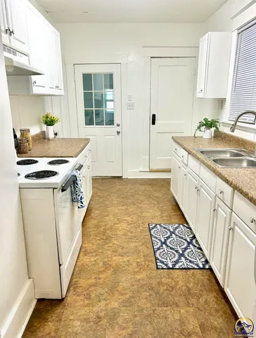 $124,900 | 201 Southwest Elmwood Avenue, Topeka, KS 66606