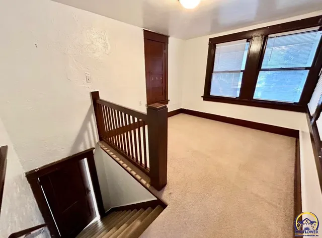 $124,900 | 201 Southwest Elmwood Avenue, Topeka, KS 66606