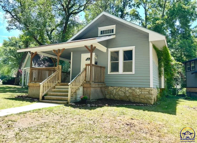 $124,900 | 201 Southwest Elmwood Avenue, Topeka, KS 66606