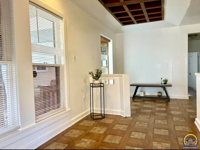 $124,900 | 201 Southwest Elmwood Avenue, Topeka, KS 66606