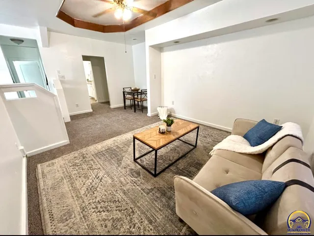 $124,900 | 201 Southwest Elmwood Avenue, Topeka, KS 66606