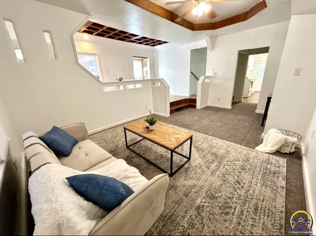 $124,900 | 201 Southwest Elmwood Avenue, Topeka, KS 66606