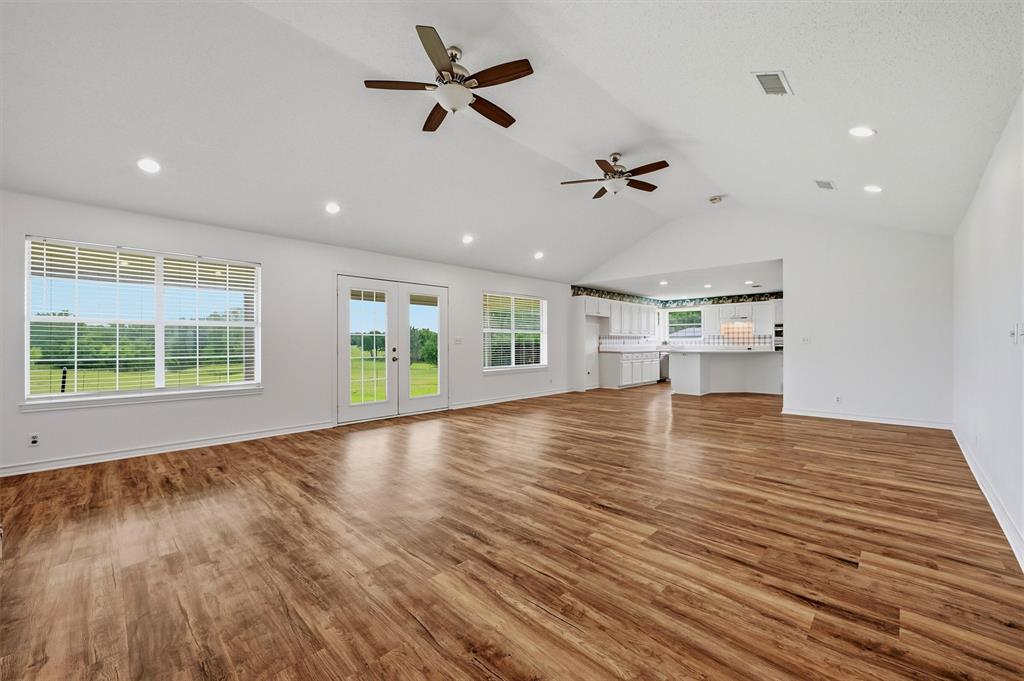 929 County Line Church Road Whitesboro, TX 76273 - Photo 11 of 40 Gallery Image 11