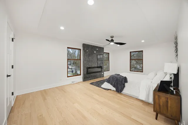 $1,079,000 | 818 Fairwinds Court, Naperville, IL 60563