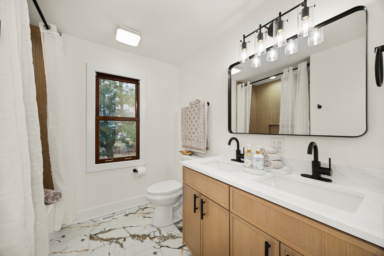 818 Fairwinds Court Naperville, IL 60563 - Photo 17 of 20