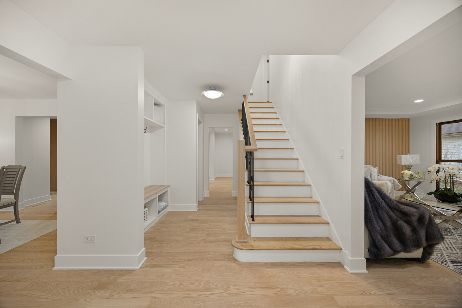 818 Fairwinds Court Naperville, IL 60563 - Photo 2 of 20