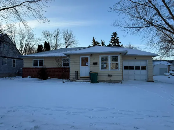 $56,000 | 1405 West Clark Street, Albert Lea, MN 56007