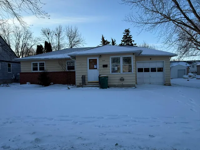 $29,900 | 1405 West Clark Street, Albert Lea, MN 56007