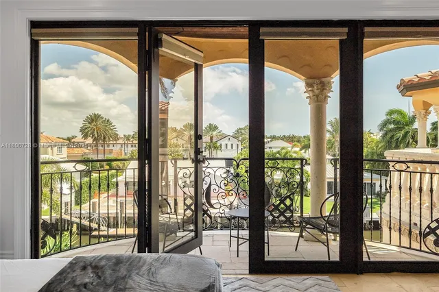 $5,706,427 | 1011 Rhodes Villa Avenue, Delray Beach, FL 33483