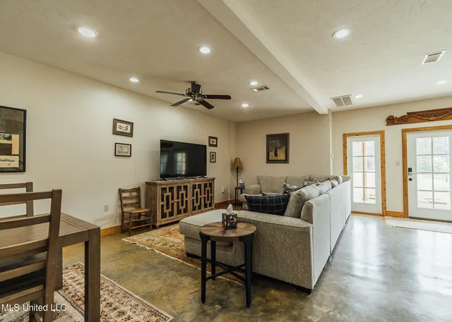 $675,000 | 2388 Attala Road 5238, Ethel, MS 39067