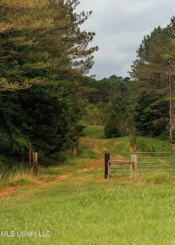 $675,000 | 2388 Attala Road 5238, Ethel, MS 39067