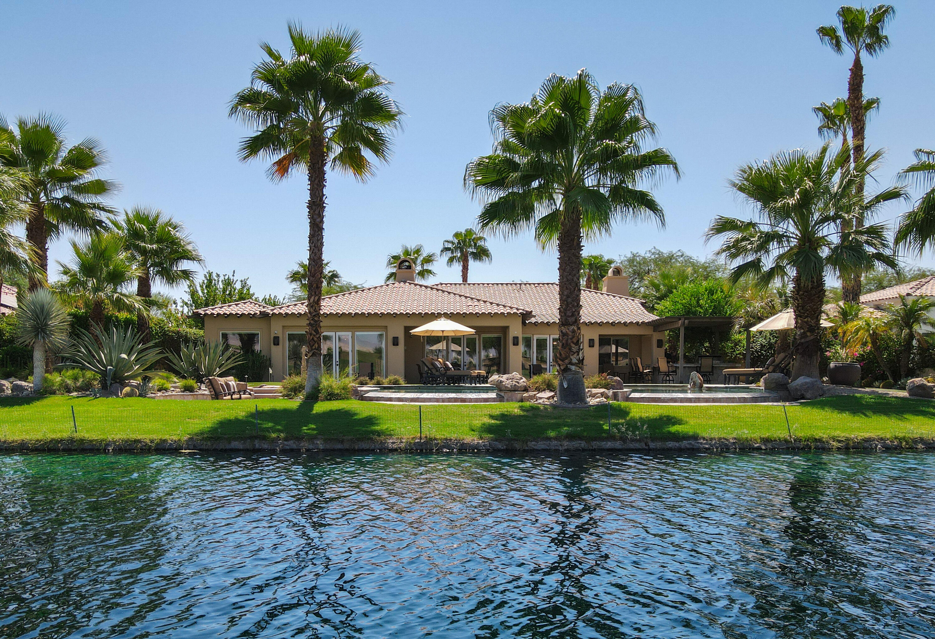 392 Loch Lomond Road Rancho Mirage, CA 92270 - Photo 2 of 55 2-41
