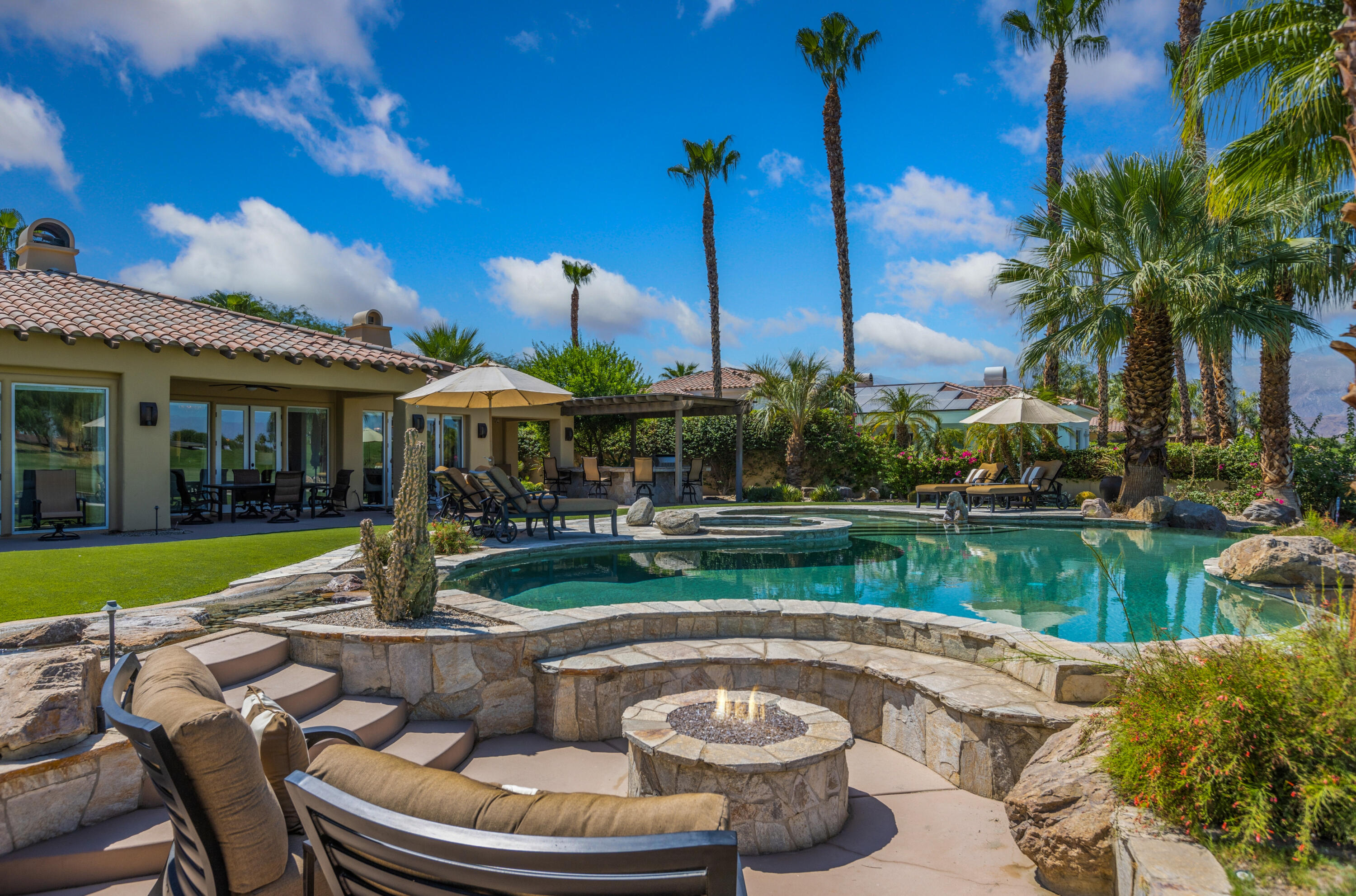392 Loch Lomond Road Rancho Mirage, CA 92270 - Photo 9 of 55 22